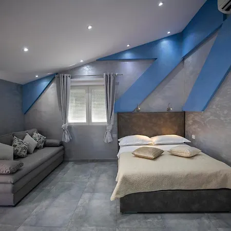 Apartament Dani *