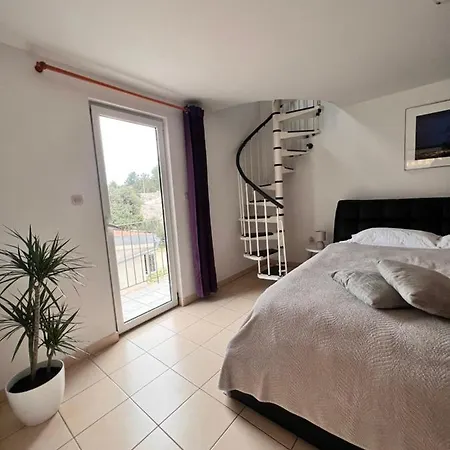 Apartament Dani *