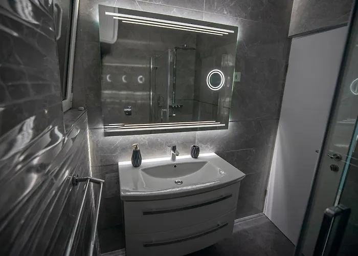 Dani Apartment Grebastica