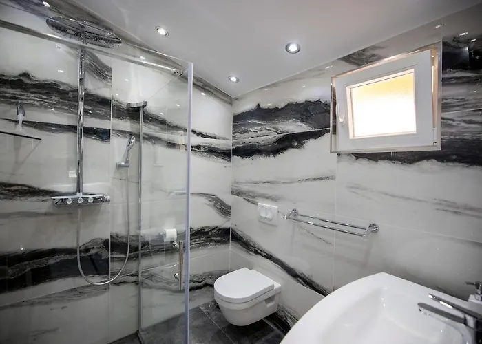 Dani Apartment Grebastica